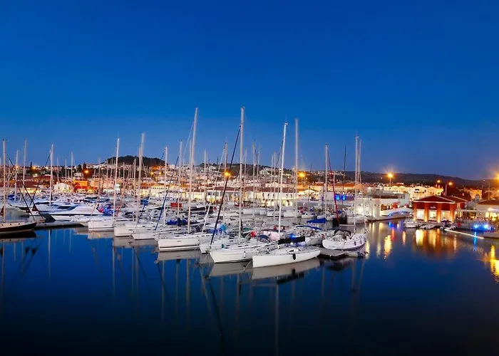 E-my Marina 아파트